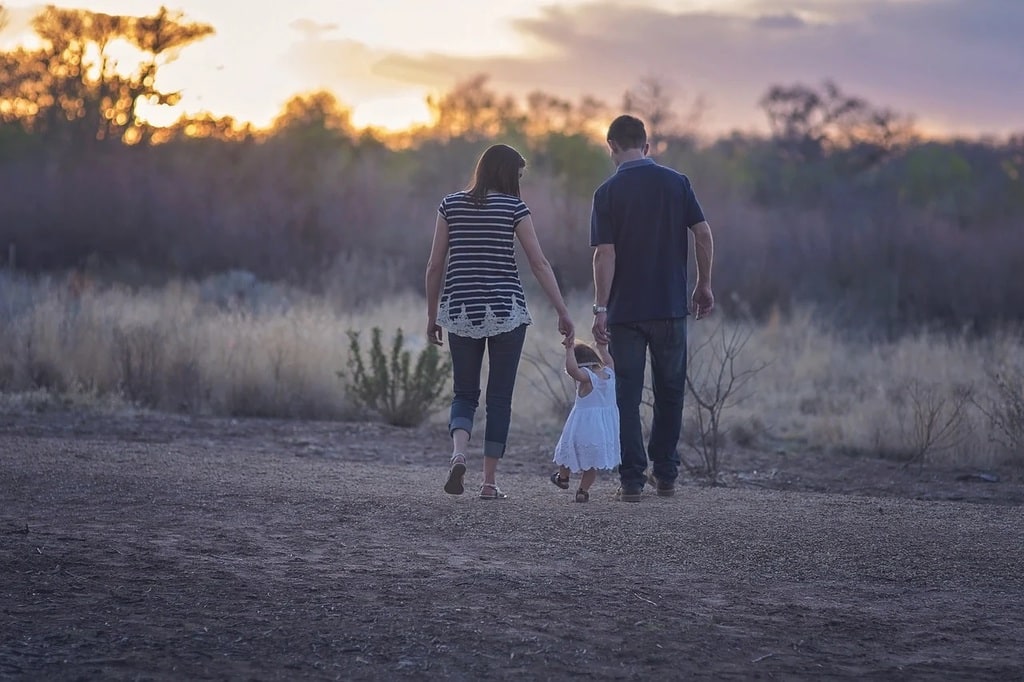 Etablir des règles familiales claires et cohérentes avec les enfants